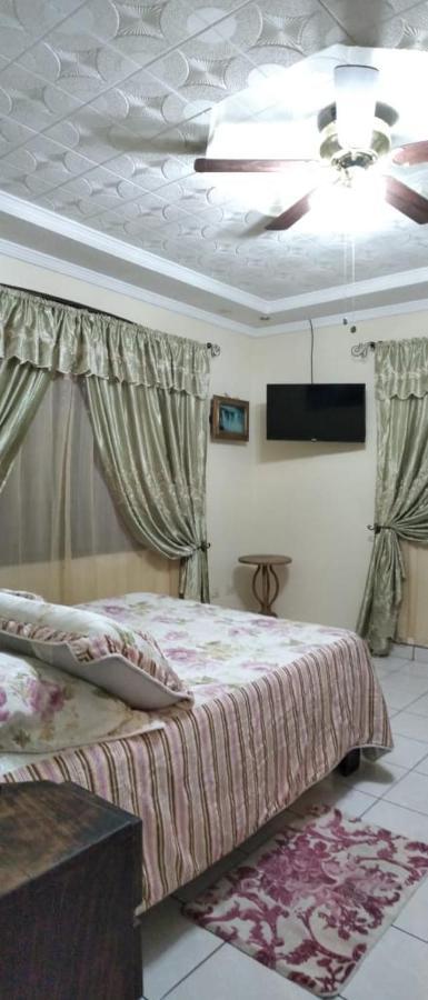 Alexander B&B Алахуэла Экстерьер фото