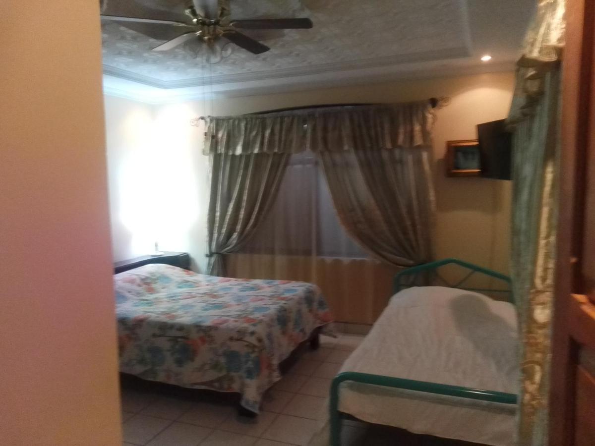 Alexander B&B Алахуэла Экстерьер фото